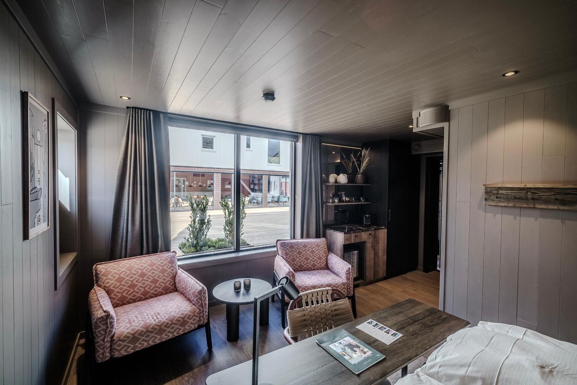 Henningsvaer Bryggehotell - By Classic Norway Hotels المظهر الخارجي الصورة