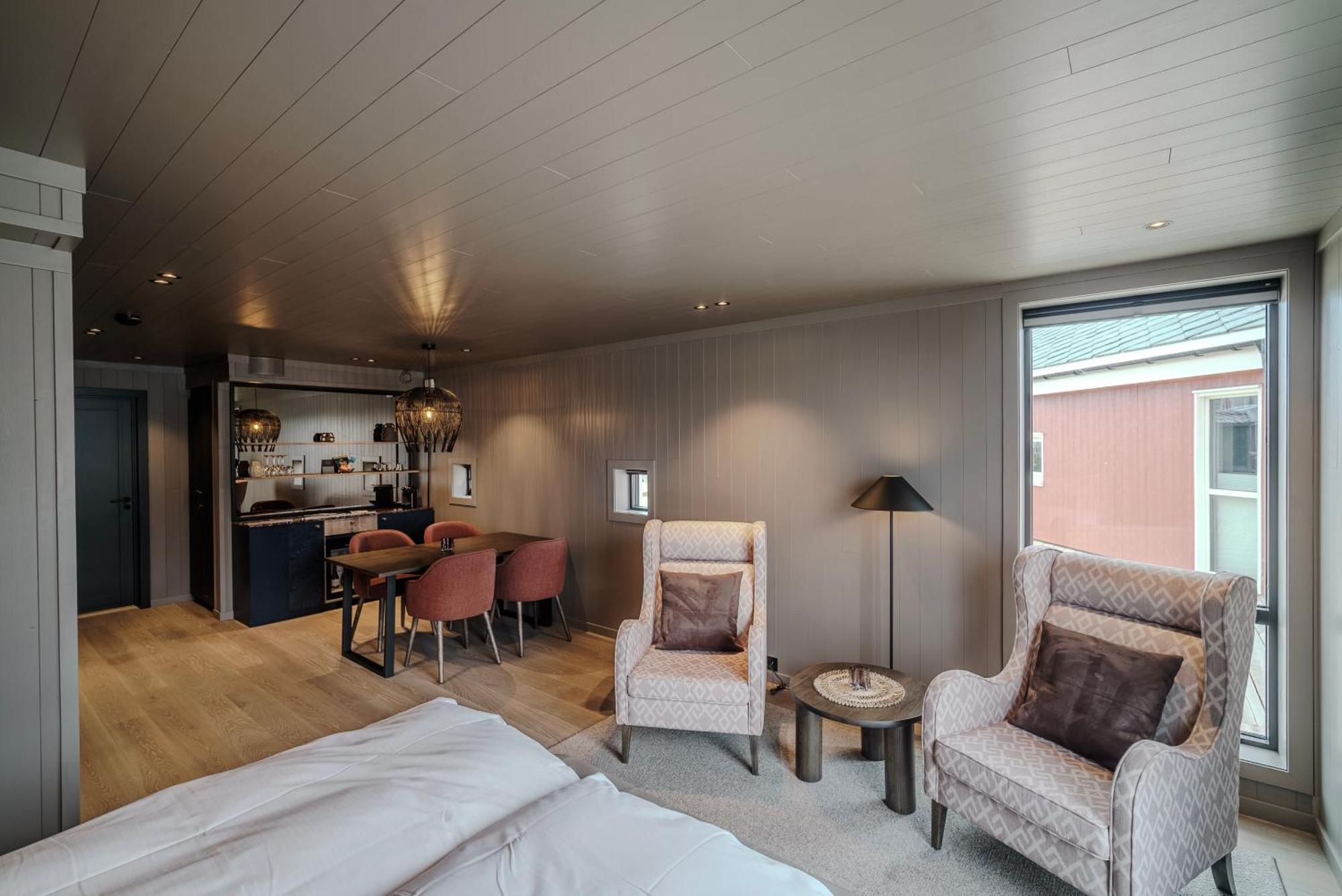 Henningsvaer Bryggehotell - By Classic Norway Hotels المظهر الخارجي الصورة